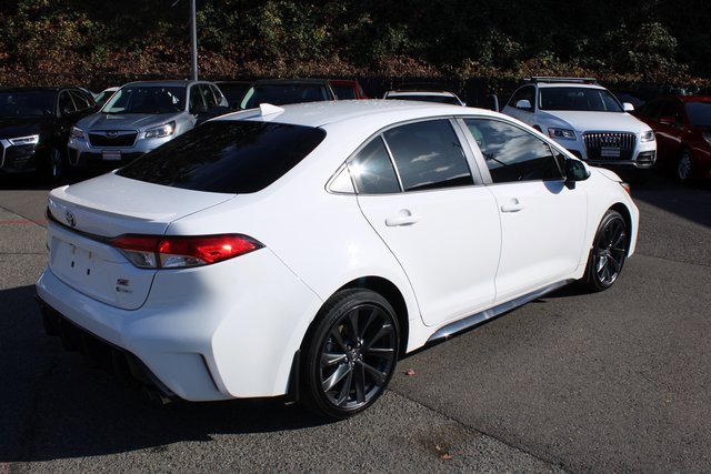 Used 2025 Toyota Corolla SE image 3