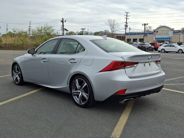 Used 2017 Lexus IS 200t w/ Premium Package RWD image 4