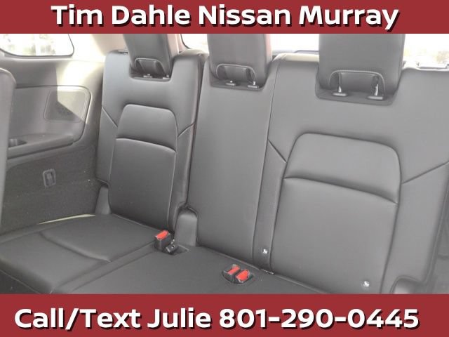 Used 2023 Nissan Pathfinder SL AWD/4WD image 12