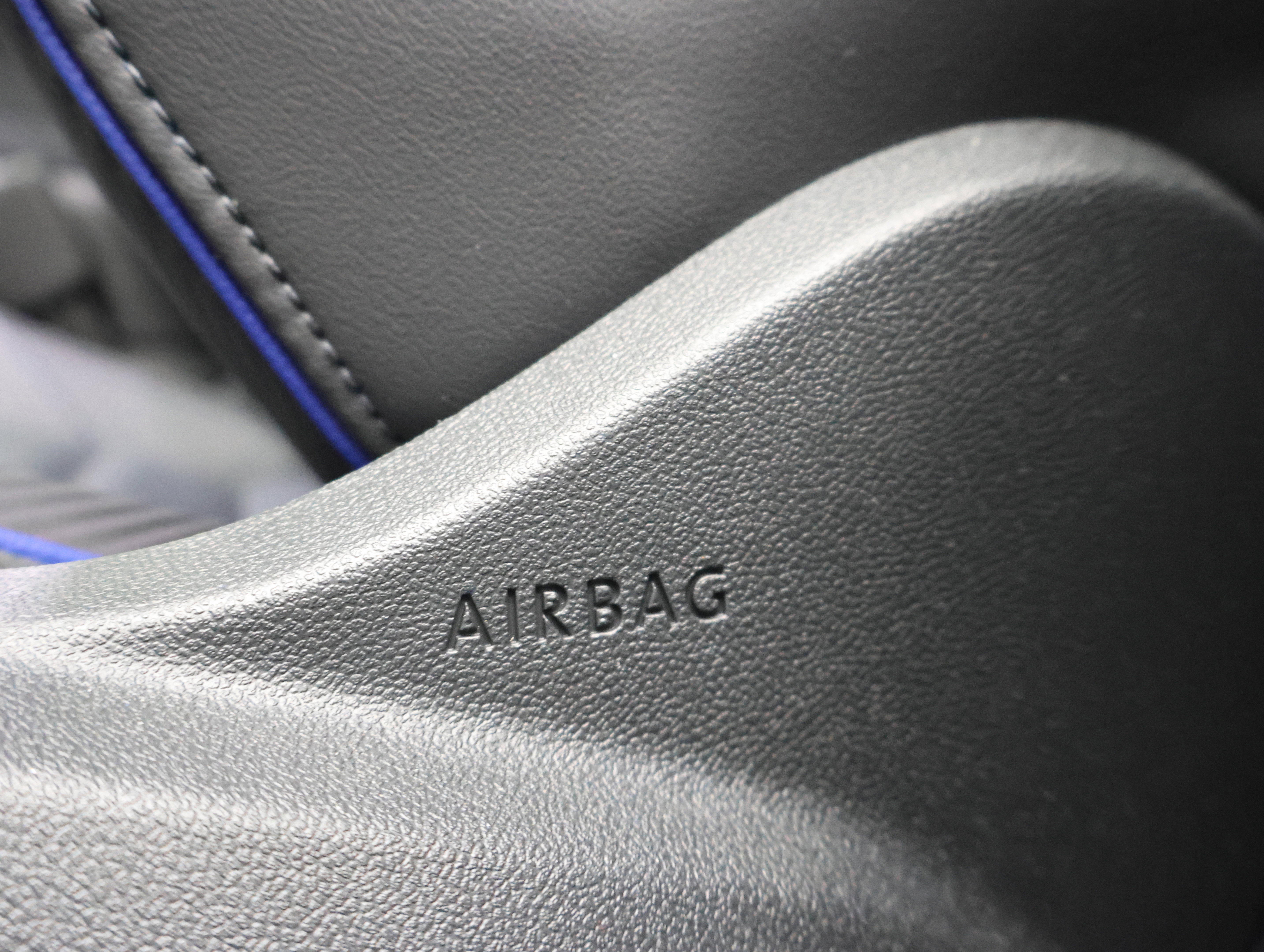 Used 2024 Volkswagen Golf R image 38