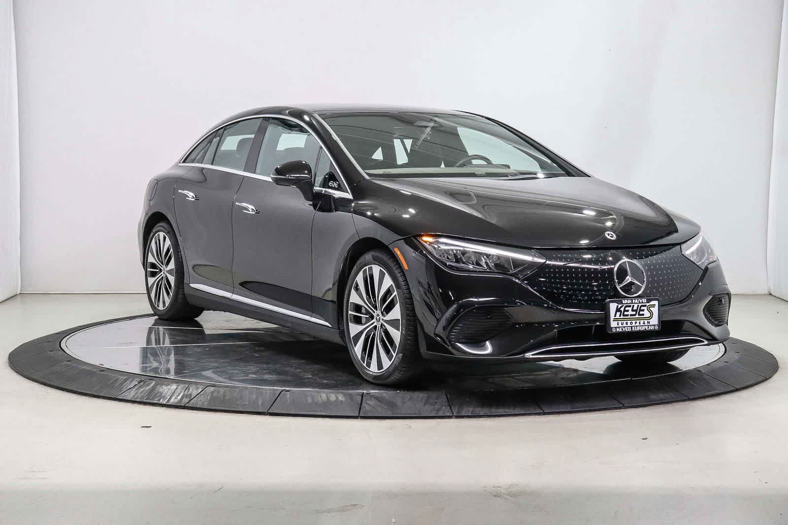 Used 2023 Mercedes-Benz EQE 500 4MATIC Sedan image 5