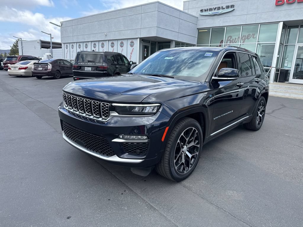 Used 2024 Jeep Grand Cherokee Summit AWD/4WD image 3