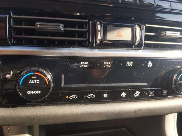 Used 2025 Nissan Pathfinder SL image 25