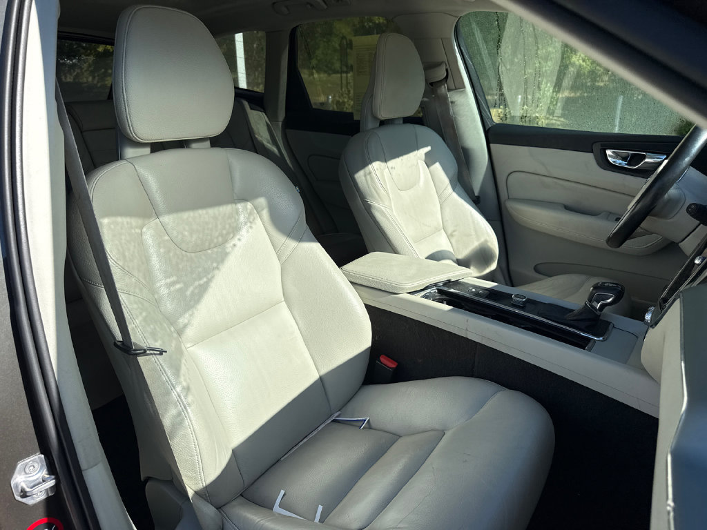 Used 2018 Volvo XC60 T6 Momentum w/ Advanced Package AWD/4WD image 34