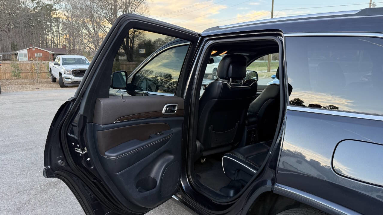 Used 2015 Jeep Grand Cherokee Overland AWD/4WD image 12