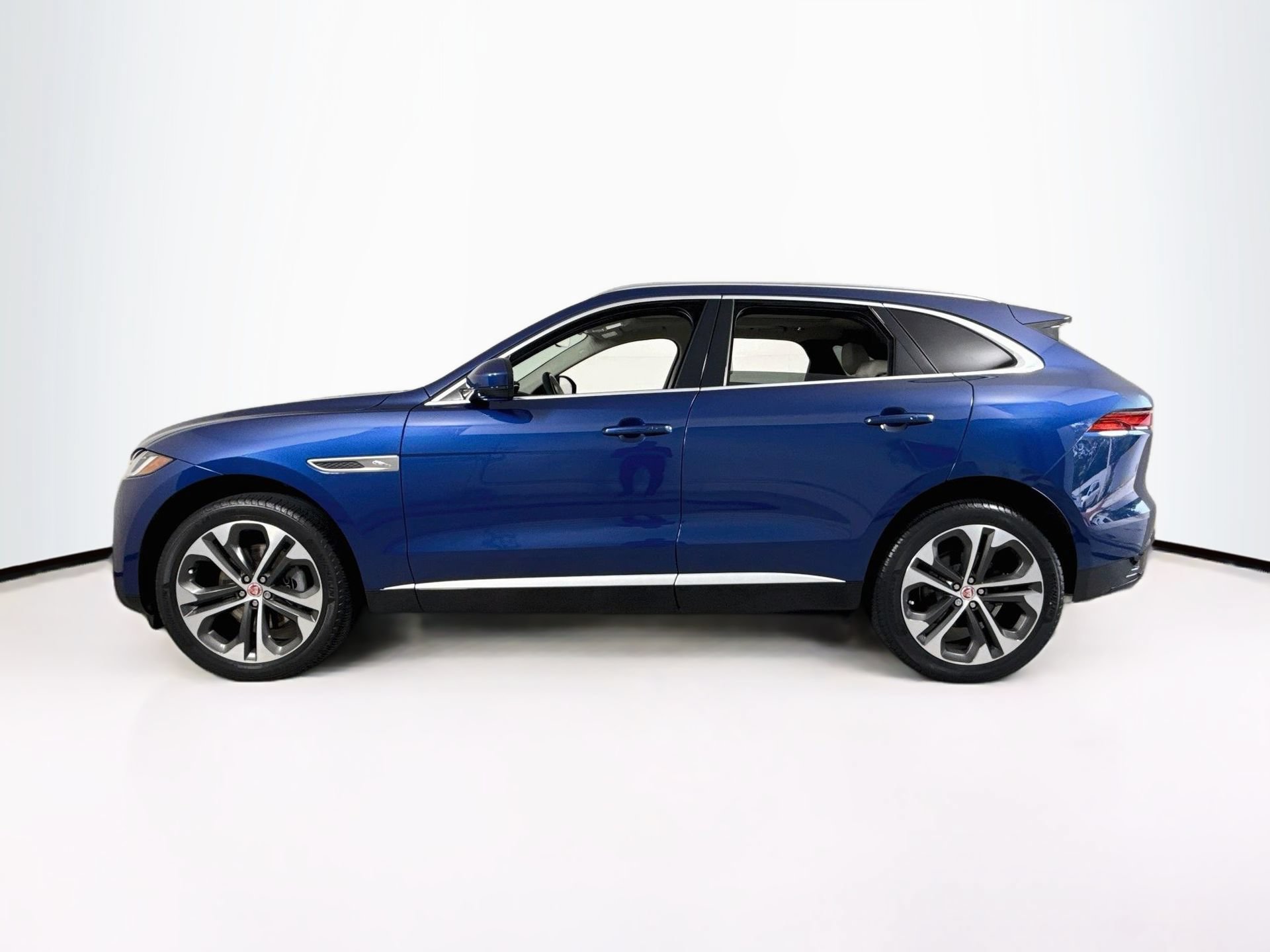 Used 2023 Jaguar F-PACE S AWD/4WD image 4