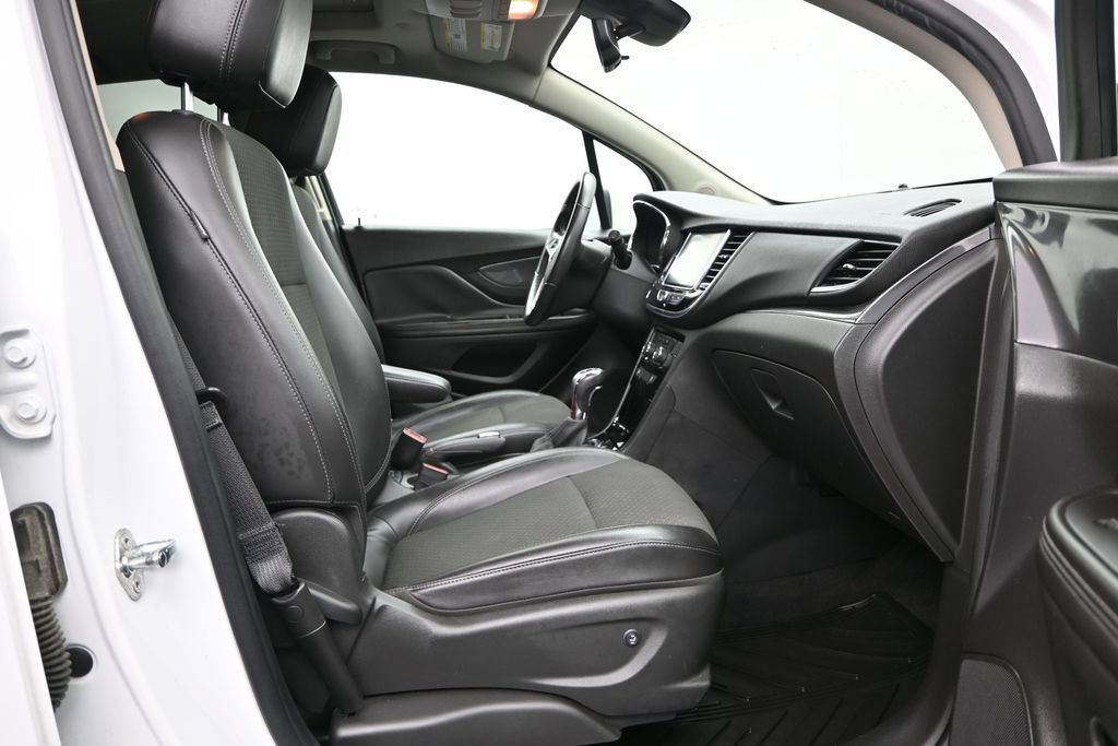 Used 2020 Buick Encore Preferred FWD image 22