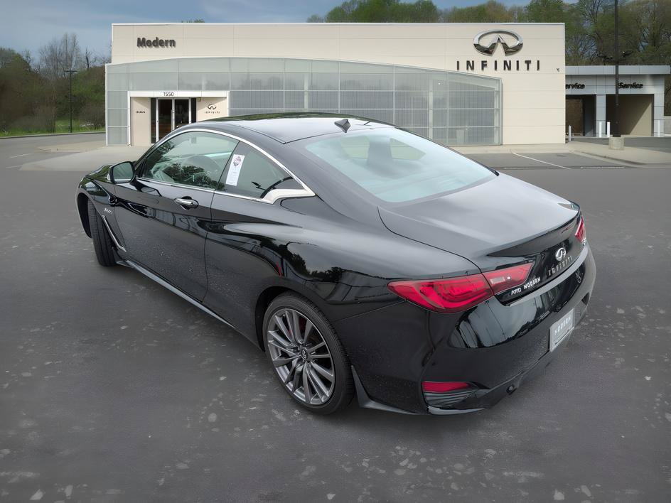 Used 2017 INFINITI Q60 Red Sport 400 AWD/4WD image 5
