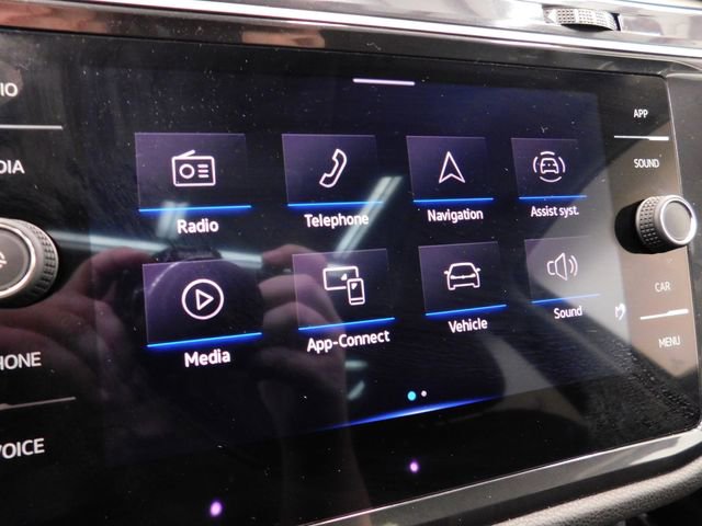 Used 2024 Volkswagen Tiguan SE image 34