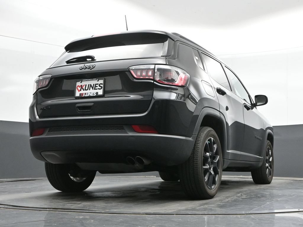 Used 2022 Jeep Compass Latitude w/ Convenience Group AWD/4WD image 37