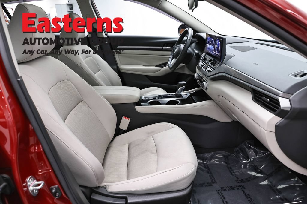 Used 2023 Nissan Altima 2.5 SV w/ SV Premium Package AWD/4WD image 24