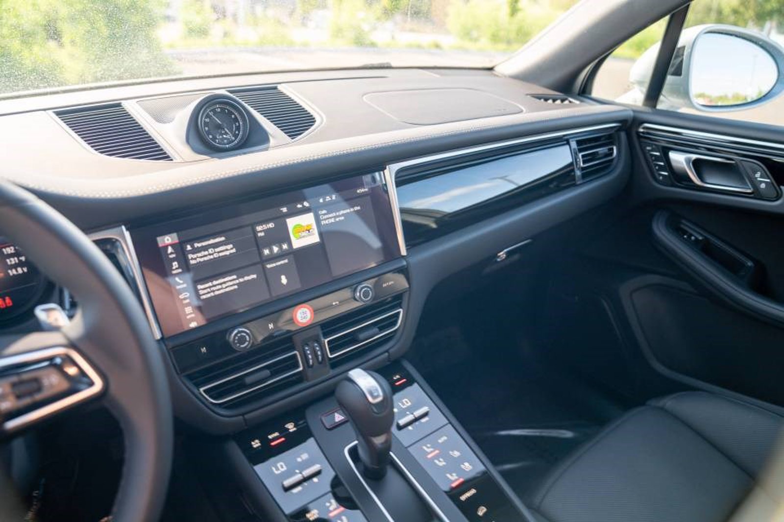 New 2026 Porsche Macan AWD/4WD image 10