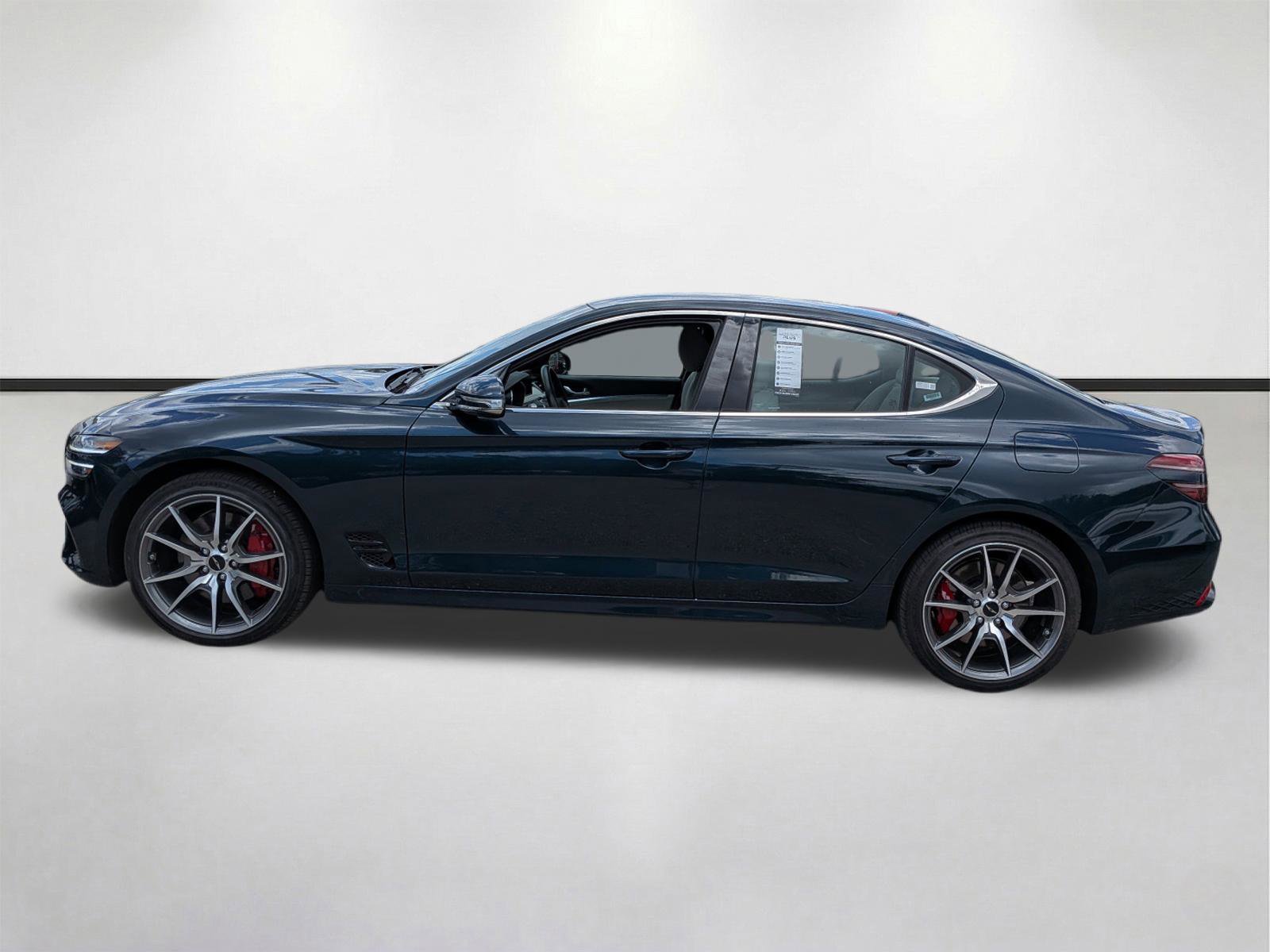 Used 2025 Genesis G70 2.5T RWD image 7