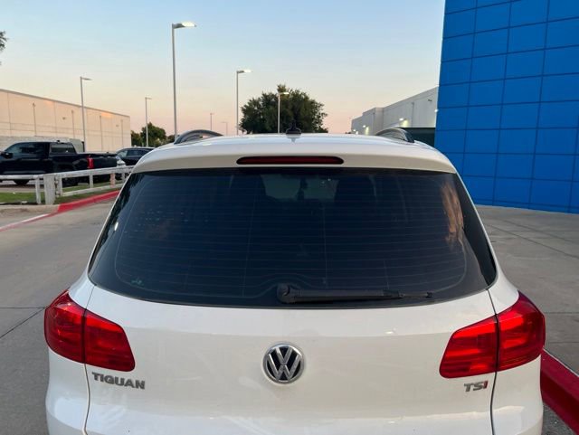 Used 2017 Volkswagen Tiguan Limited w/ Premium Package FWD image 7