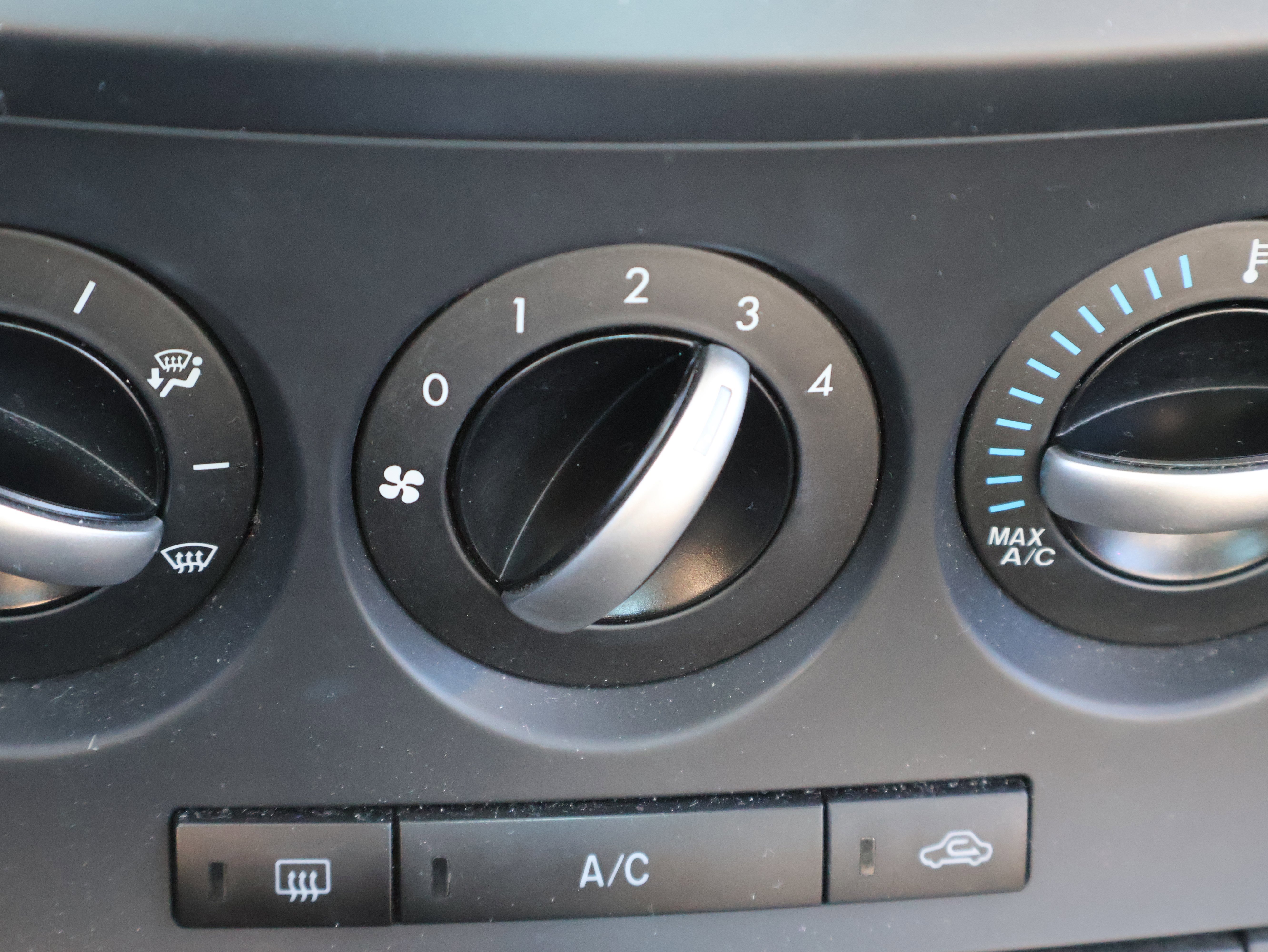 Used 2012 MAZDA MAZDA3 i Touring image 27