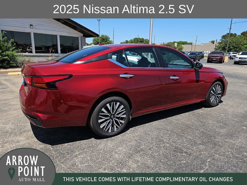 Used 2025 Nissan Altima 2.5 SV FWD image 12