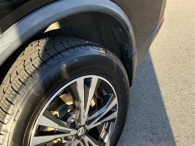 Used 2020 Nissan Rogue SV w/ Sun & Sound Touring Package image 9