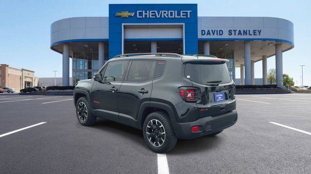Used 2023 Jeep Renegade Latitude AWD/4WD image 6