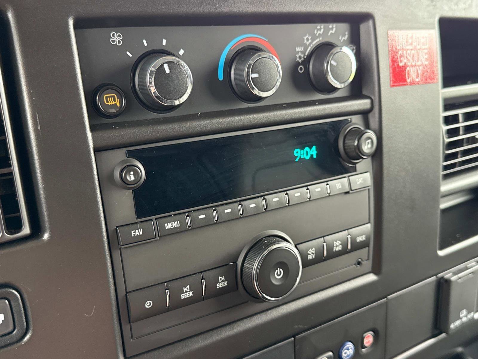 Used 2024 Chevrolet Express 3500 Extended image 3