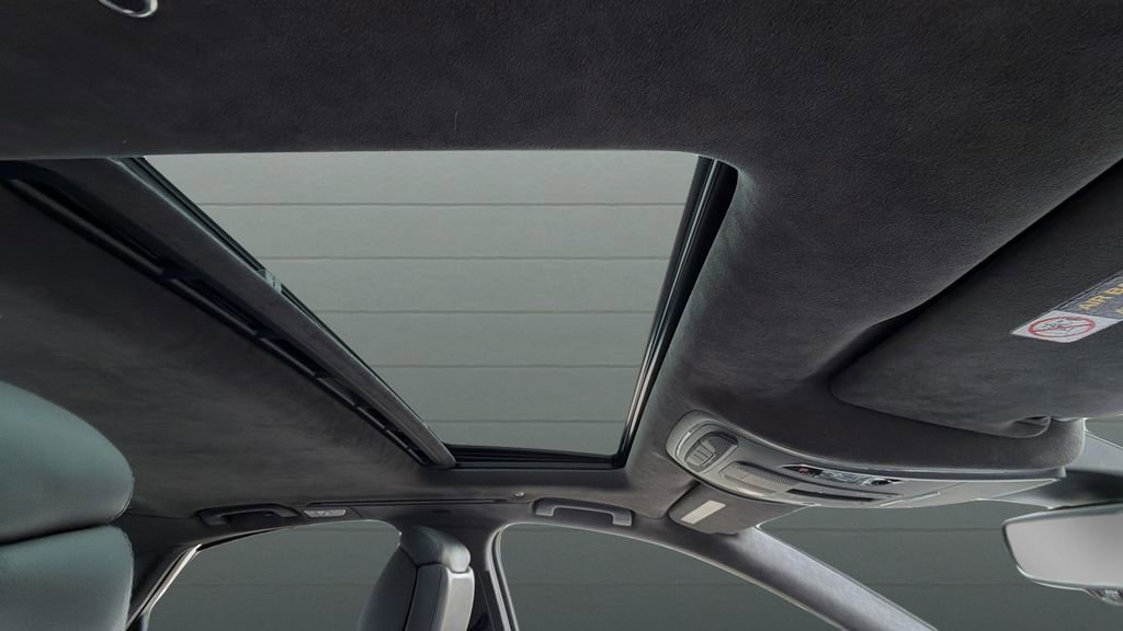 Used 2014 Audi S8 image 32
