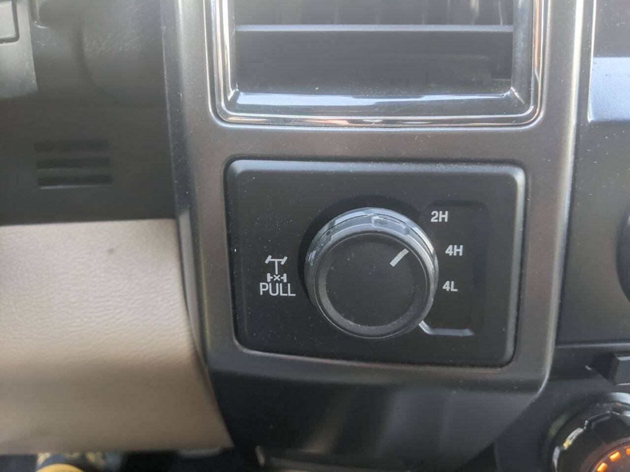 Used 2017 Ford F150 XLT w/ Equipment Group 302A Luxury AWD/4WD image 15