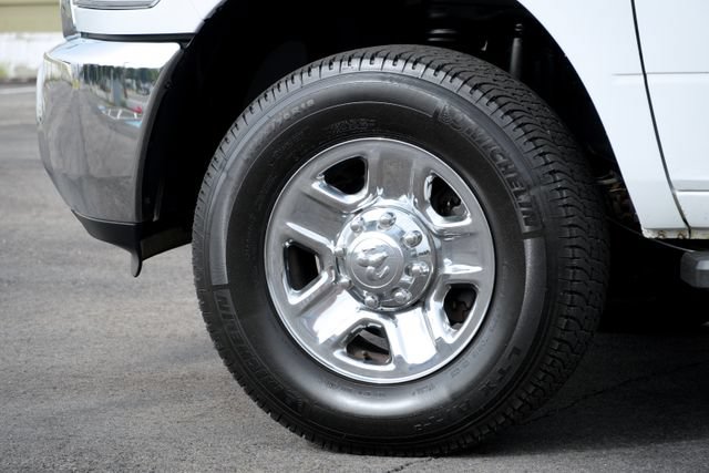 Used 2018 RAM 3500 Tradesman w/ Chrome Appearance Group AWD/4WD image 13