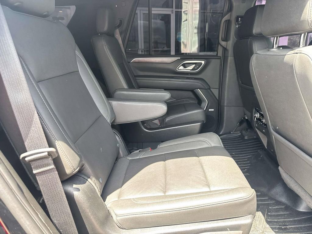 Used 2022 Chevrolet Tahoe LT w/ Luxury Package AWD/4WD image 10