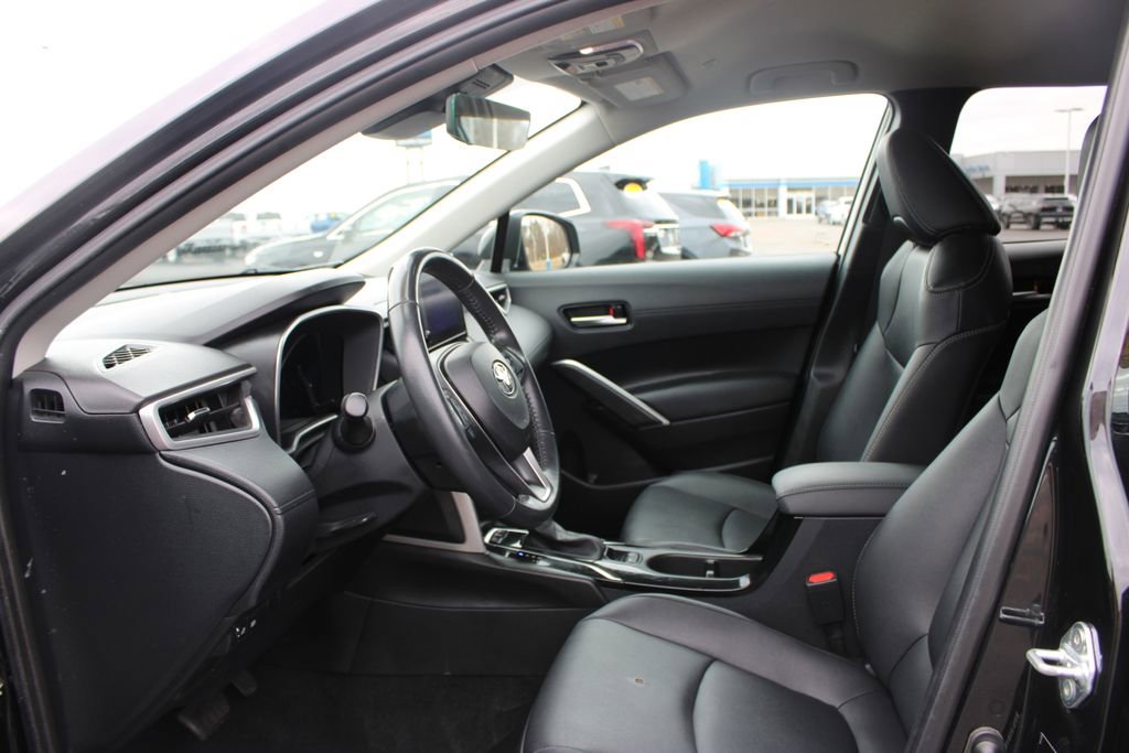Used 2024 Toyota Corolla Cross XLE image 19