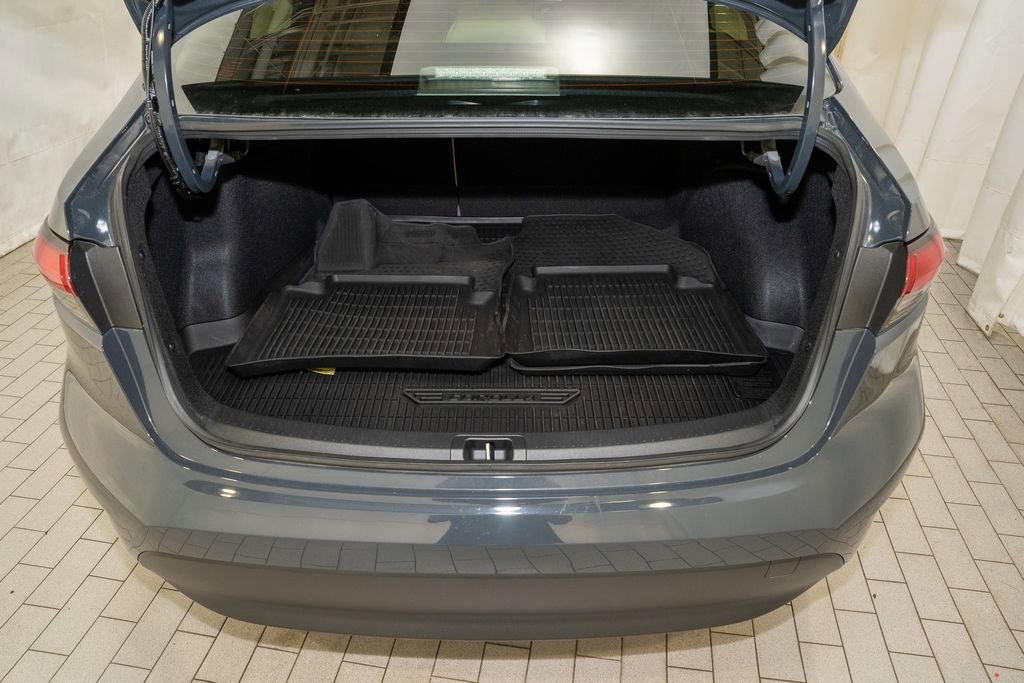 Used 2025 Toyota Corolla XLE image 5