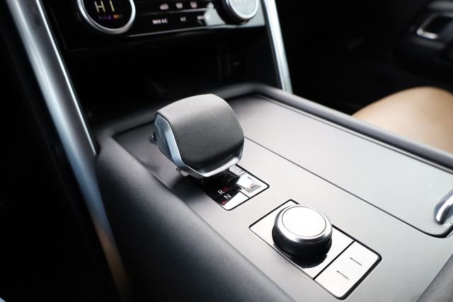 Used 2023 Land Rover Discovery S R-Dynamic image 21