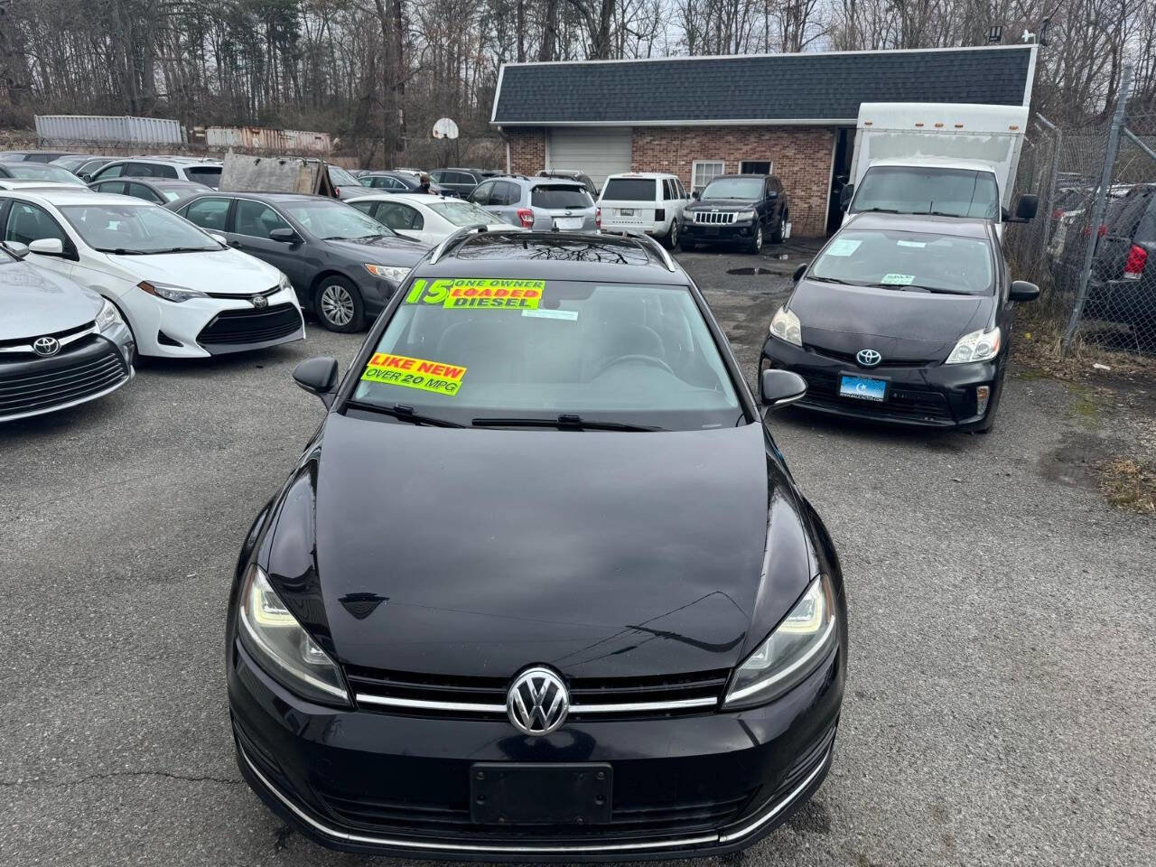 Used 2015 Volkswagen Golf TDI S image 2