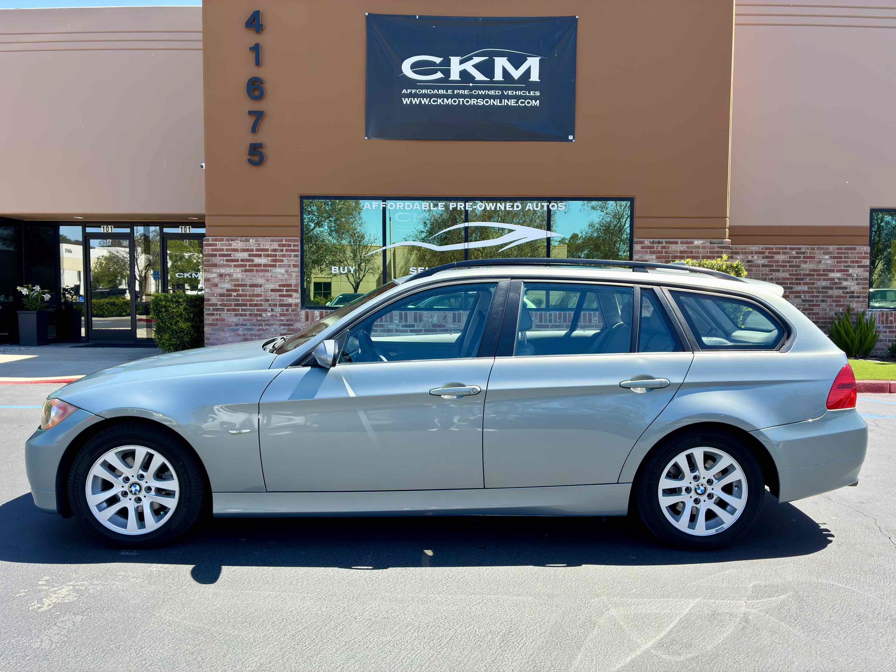 Used 2007 BMW 328i Wagon RWD image 3
