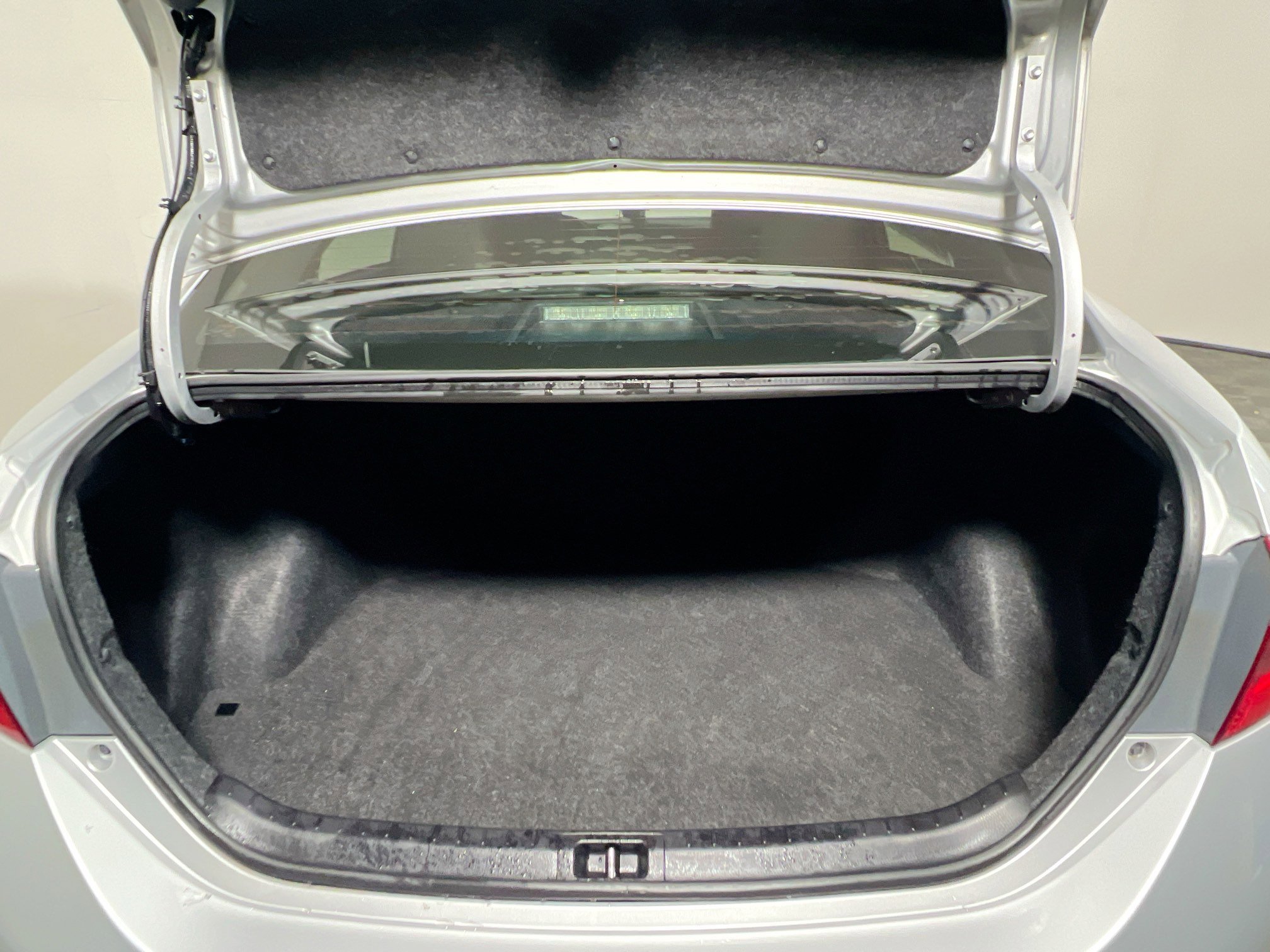 Used 2018 Toyota Corolla LE FWD image 33