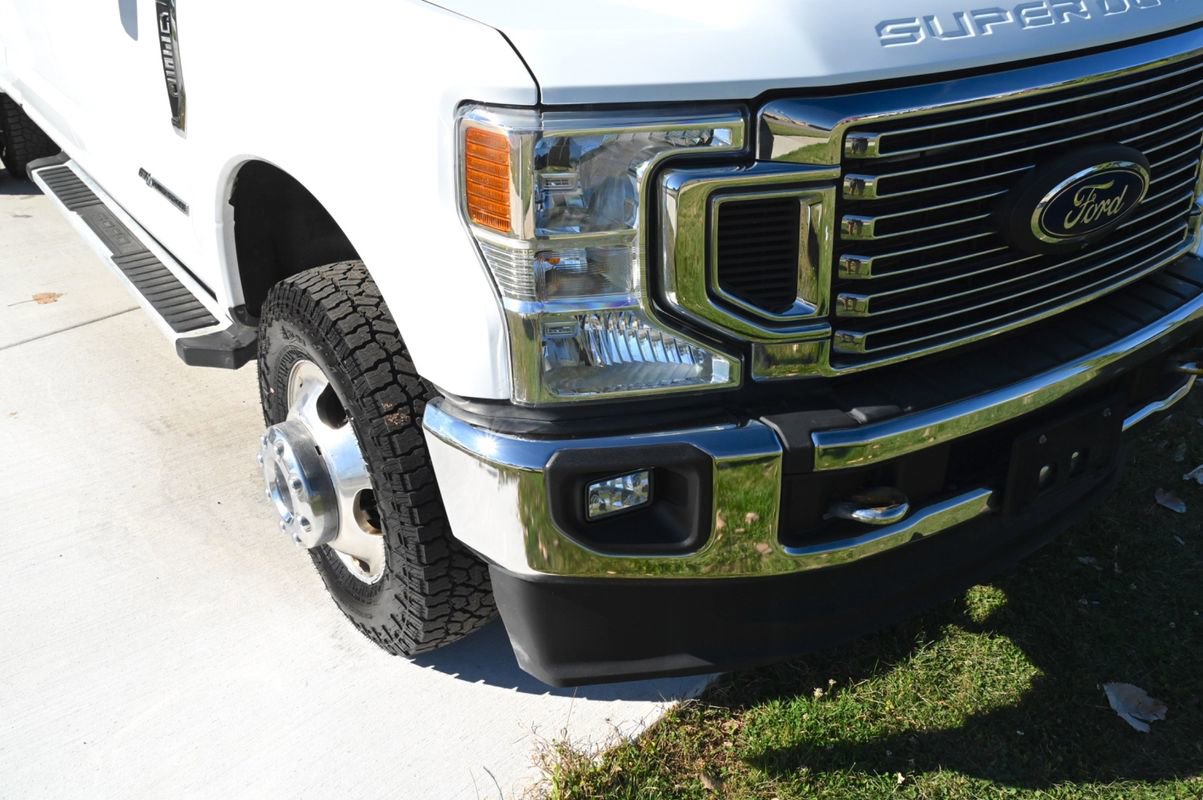 Used 2022 Ford F350 Lariat w/ Chrome Package image 11