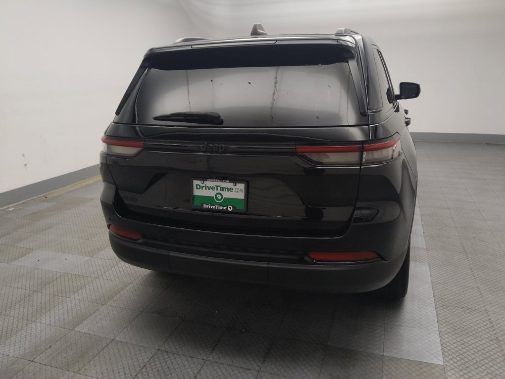 Used 2023 Jeep Grand Cherokee Altitude AWD/4WD image 7