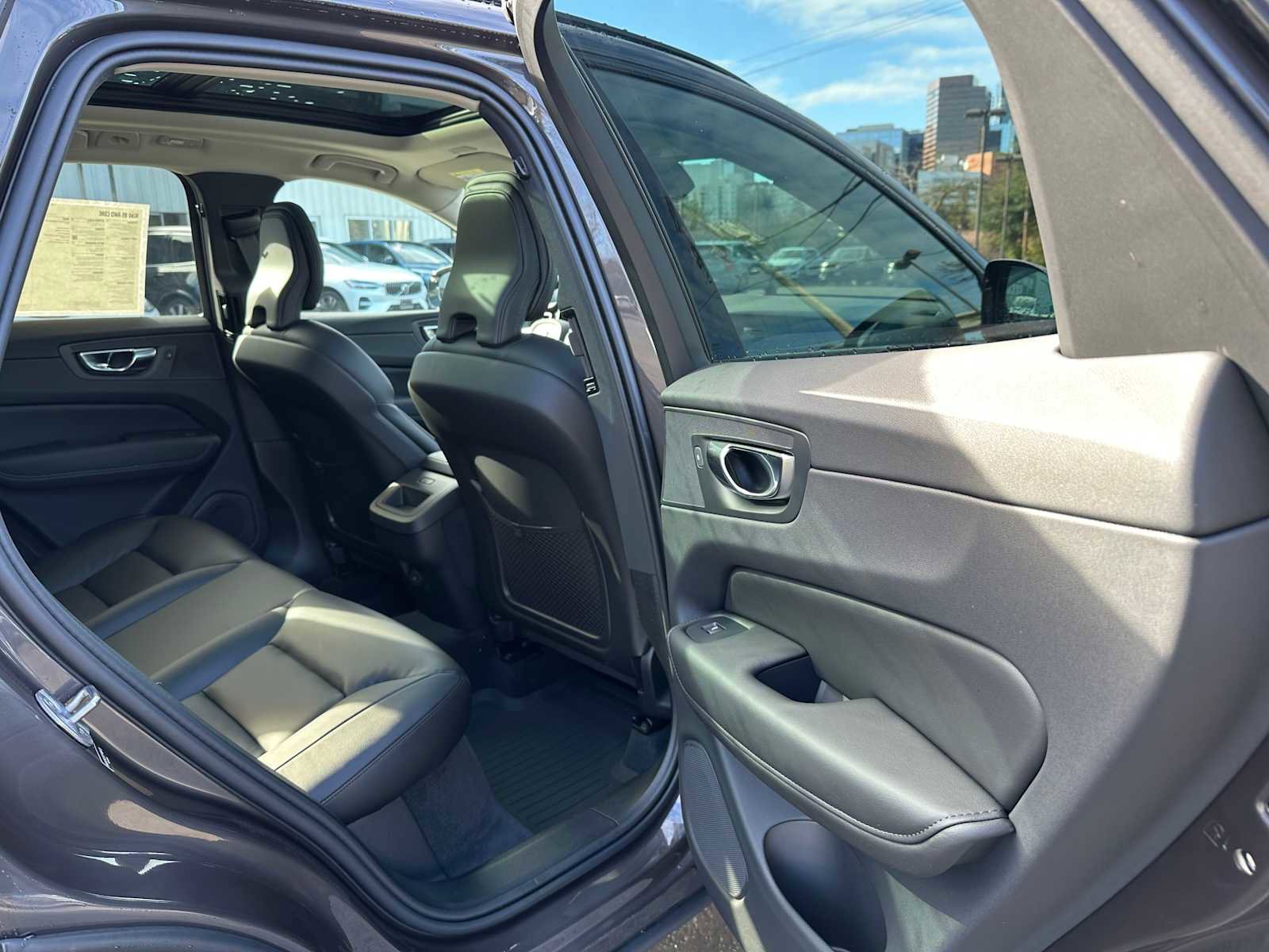 Used 2025 Volvo XC60 B5 Core w/ Protection Package Premier image 13