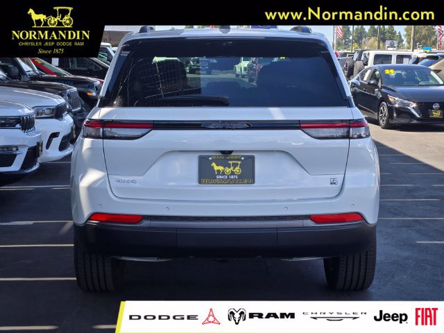 New 2026 Jeep Grand Cherokee Limited AWD/4WD image 4
