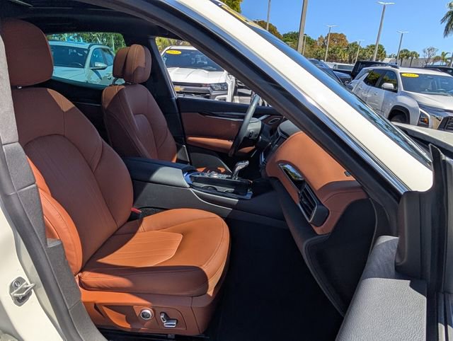 Used 2023 Maserati Levante GT image 18