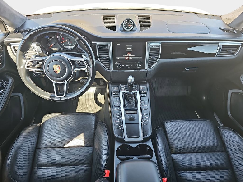 Used 2017 Porsche Macan Turbo AWD/4WD image 10
