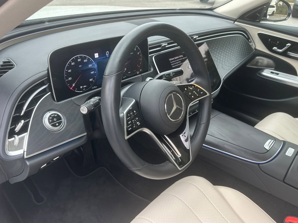 Used 2024 Mercedes-Benz E 350 4MATIC Sedan image 18