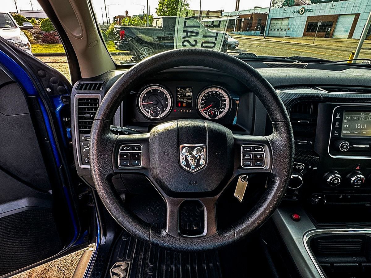 Used 2017 RAM 1500 Express w/ Express Value Package AWD/4WD image 17