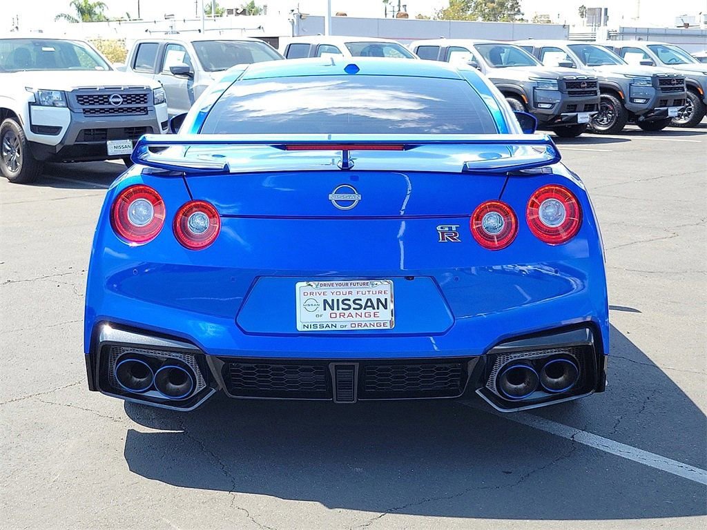 Used 2024 Nissan GT-R Premium w/ Premium Interior Package AWD/4WD image 25