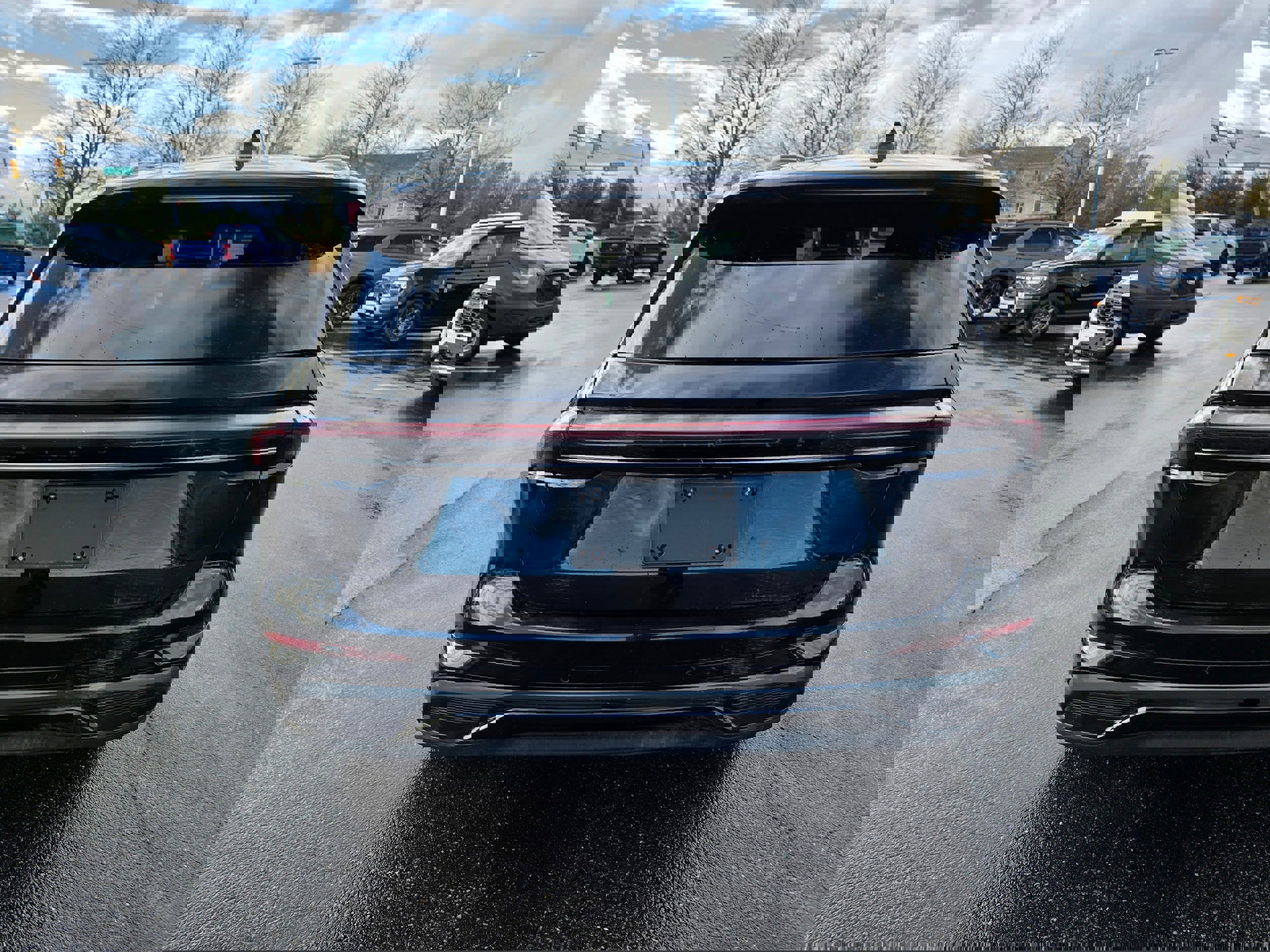 Used 2024 Lincoln Nautilus Reserve w/ Equipment Group 202A image 4