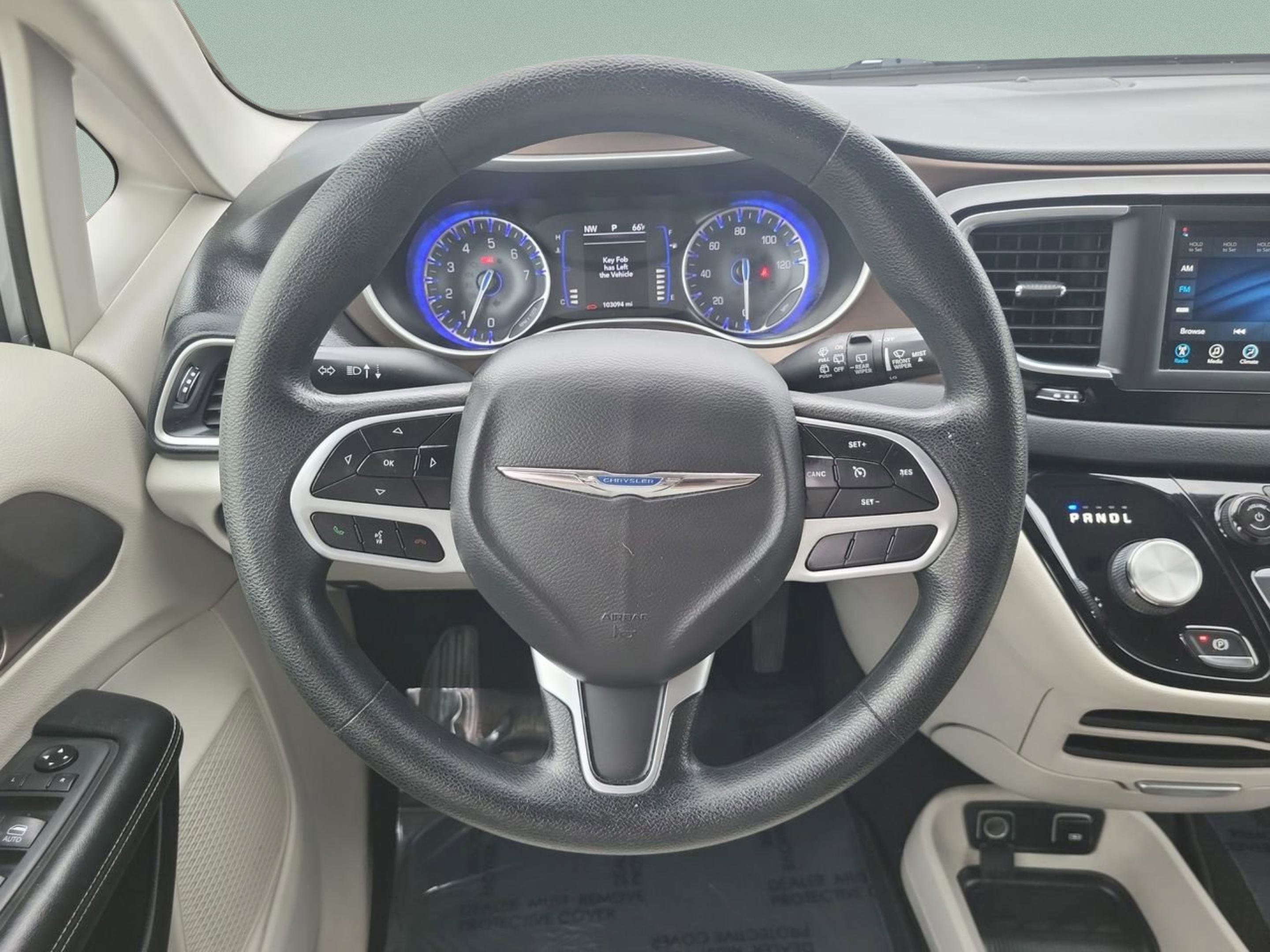 Used 2021 Chrysler Voyager Lxi image 27