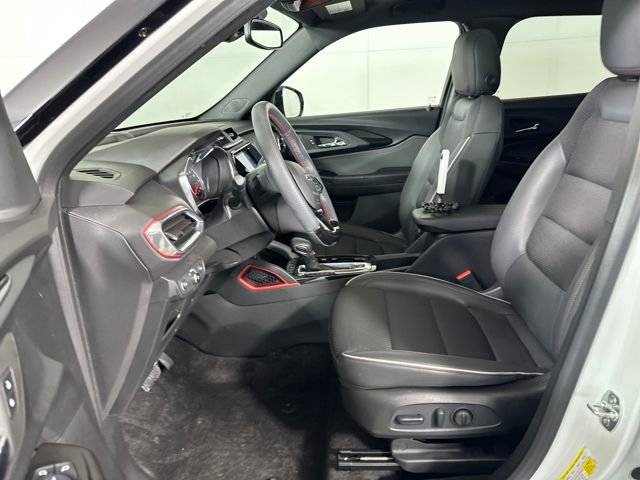 Used 2023 Chevrolet TrailBlazer RS w/ Sun and Liftgate Package image 11
