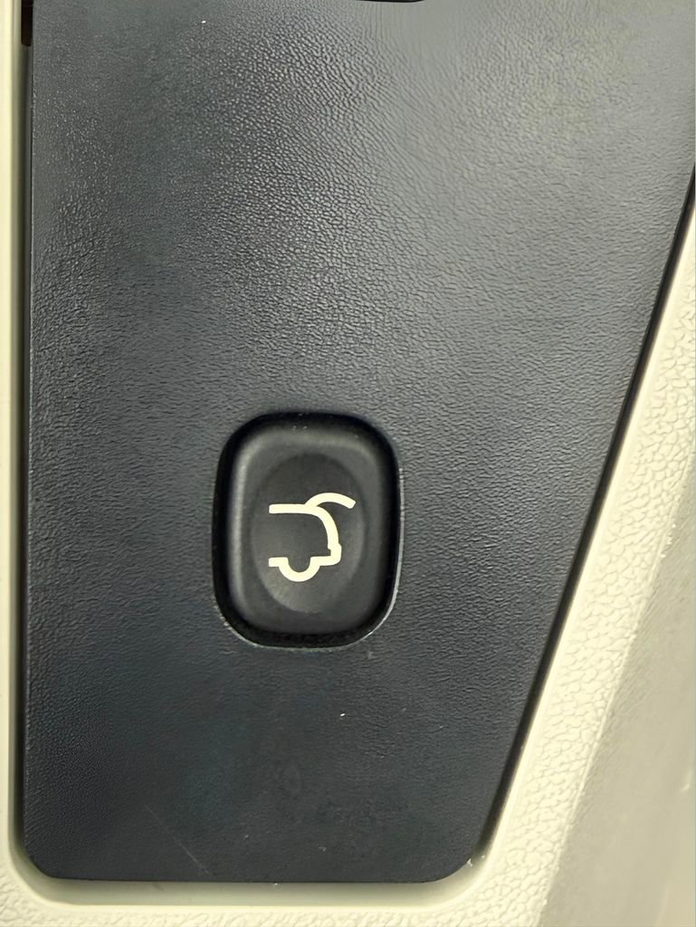 Used 2020 Dodge Grand Caravan SXT FWD image 16