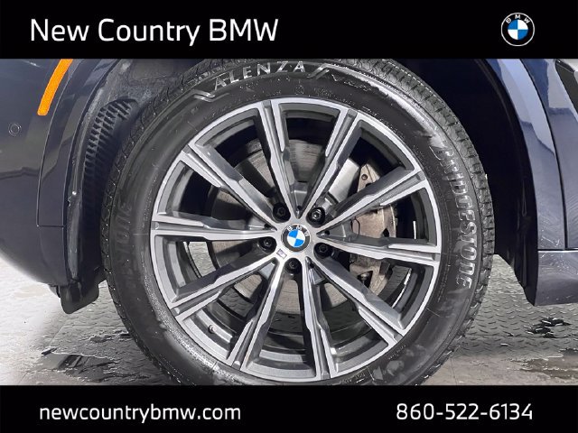 Used 2025 BMW X5 xDrive40i w/ M Sport Package AWD/4WD image 11