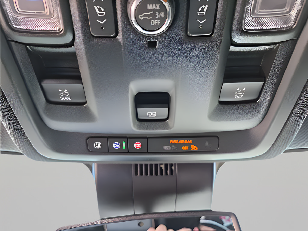 Used 2024 GMC Yukon AT4 w/ Technology Package AWD/4WD image 52