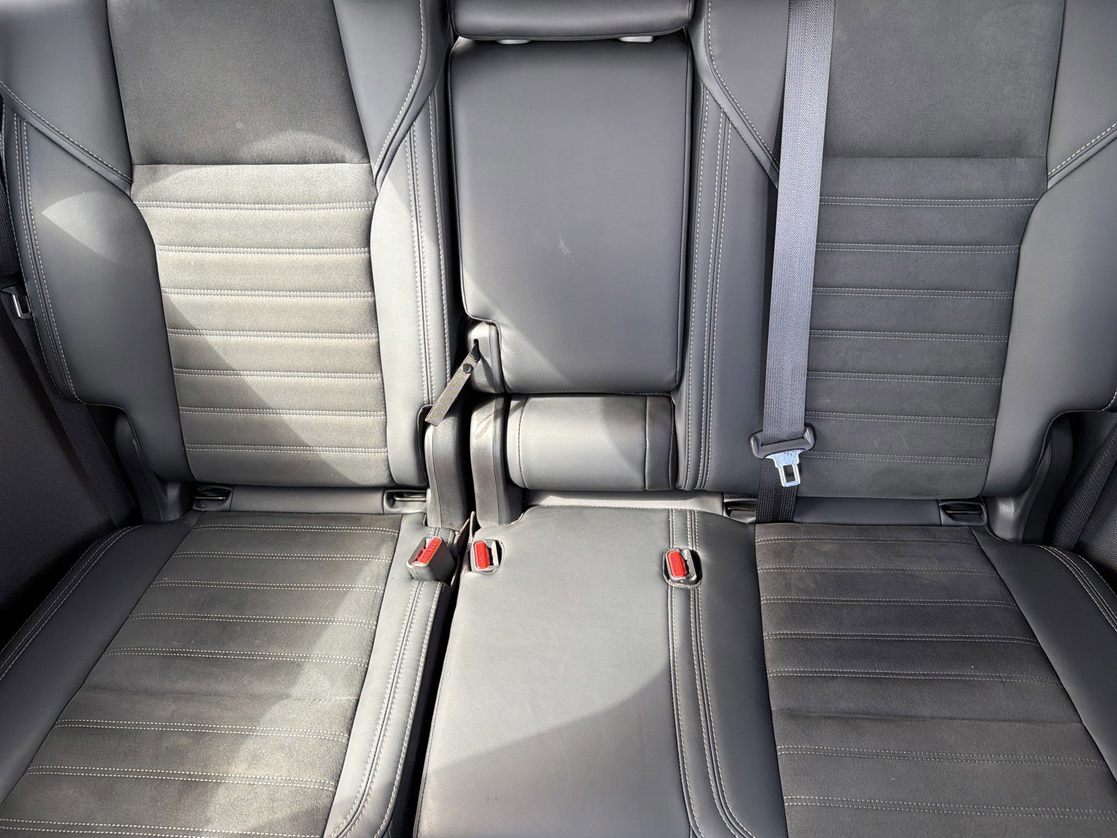 Used 2025 Mitsubishi Outlander SE AWD/4WD image 16
