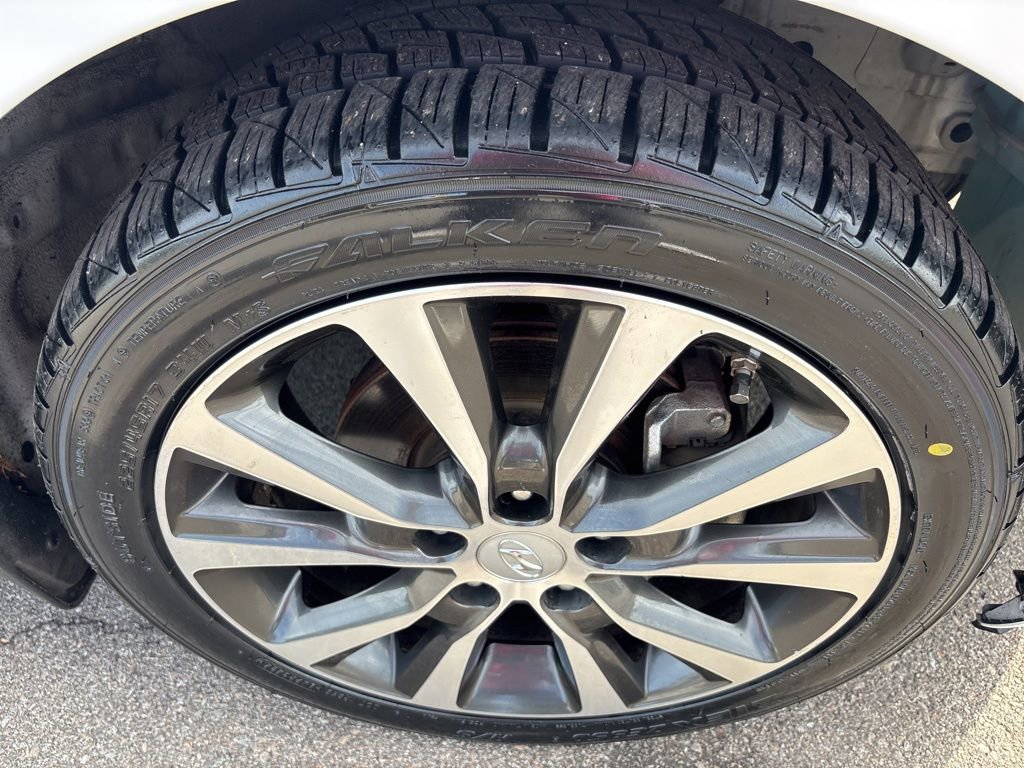 Used 2020 Hyundai Elantra GT image 14